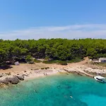 2 Bedroom Amazing In Vela Luka