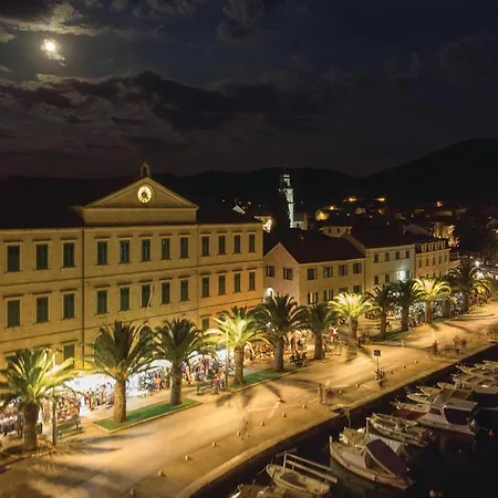 Feriehus Awesome In With House Sea View Vela Luka