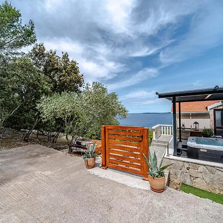 Awesome In With House Sea View *