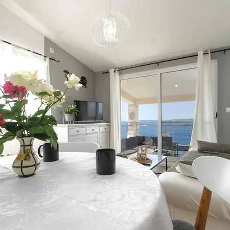 Awesome In With House Sea View