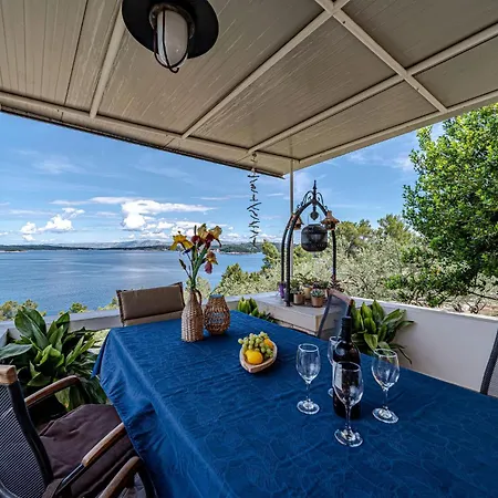 2 Bedroom Amazing In Hébergement de vacances *