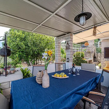 בית נופש 2 Bedroom Amazing In *