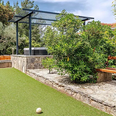 בית נופש 2 Bedroom Amazing In